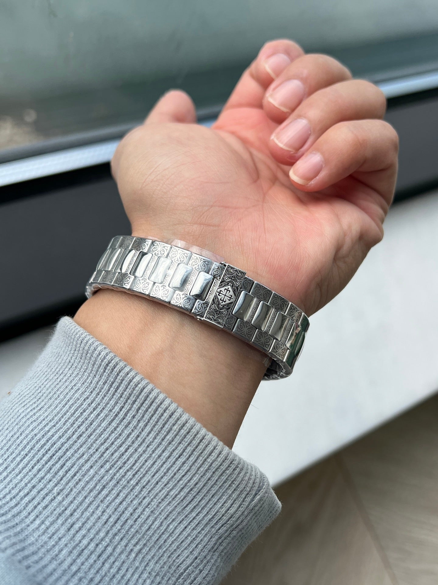 Patek Philippe Nautilus Hand-Engraved Unique Piece – Rare Luxury Collector’s Watch