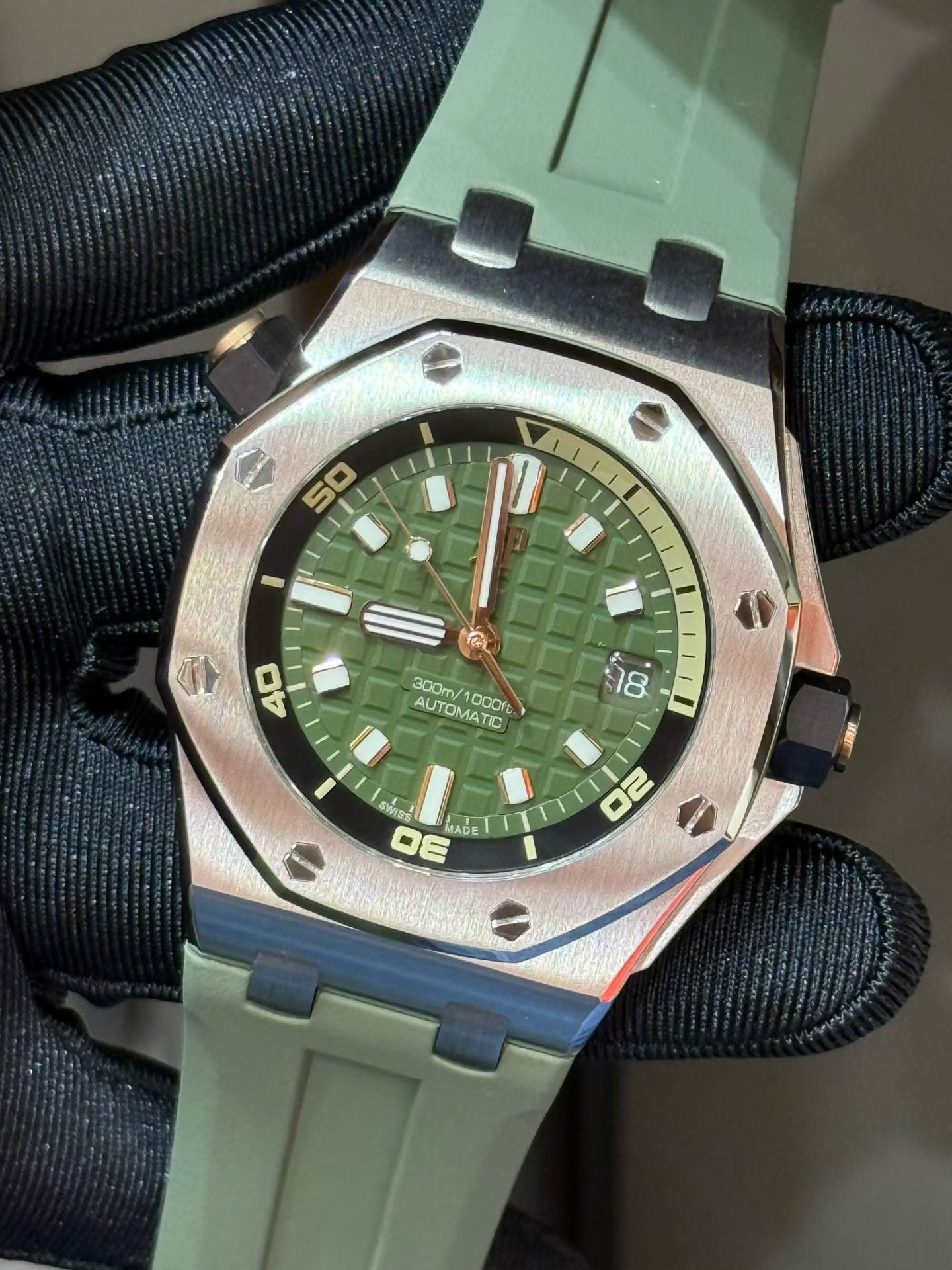 Audemars Piguet Royal Oak Offshore Diver 15720ST Khaki