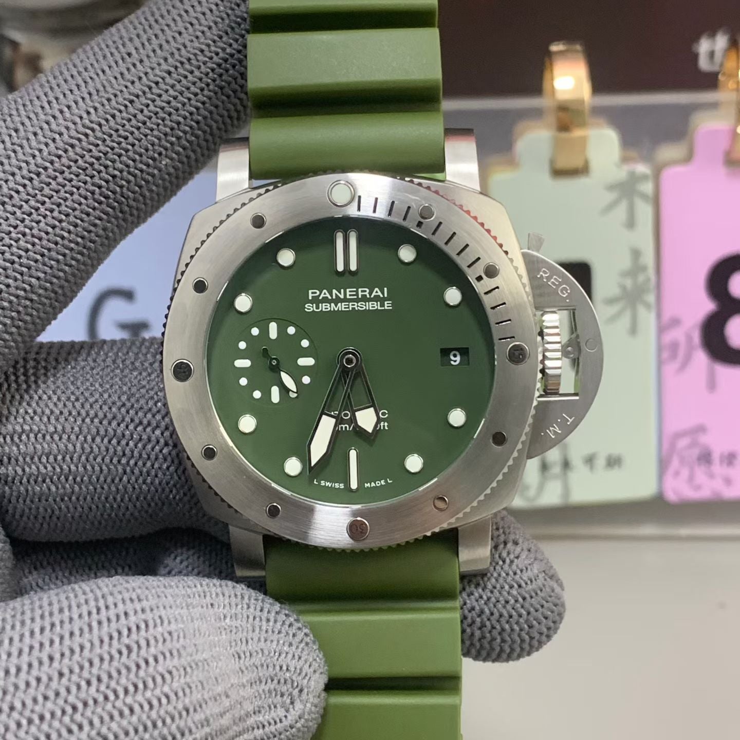 Panerai Submersible Verde Militare 42mm PAM01055