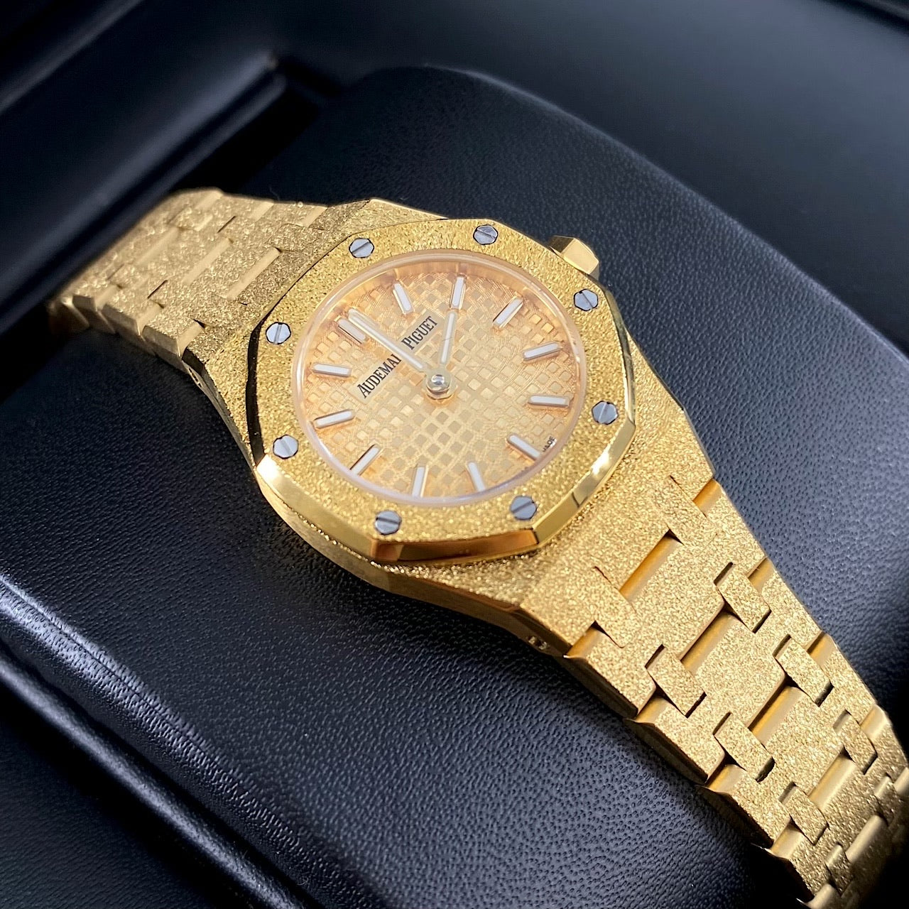 Audemars Piguet Royal Oak Mini Frosted Gold Quartz 18K Yellow Gold Watch