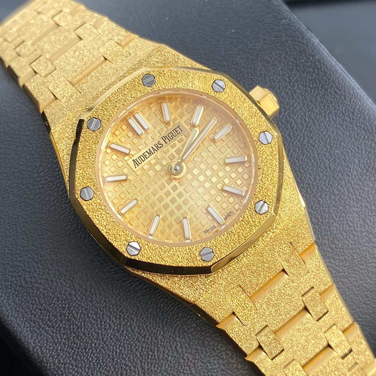 Audemars Piguet Royal Oak Mini Frosted Gold Quartz 18K Yellow Gold Watch