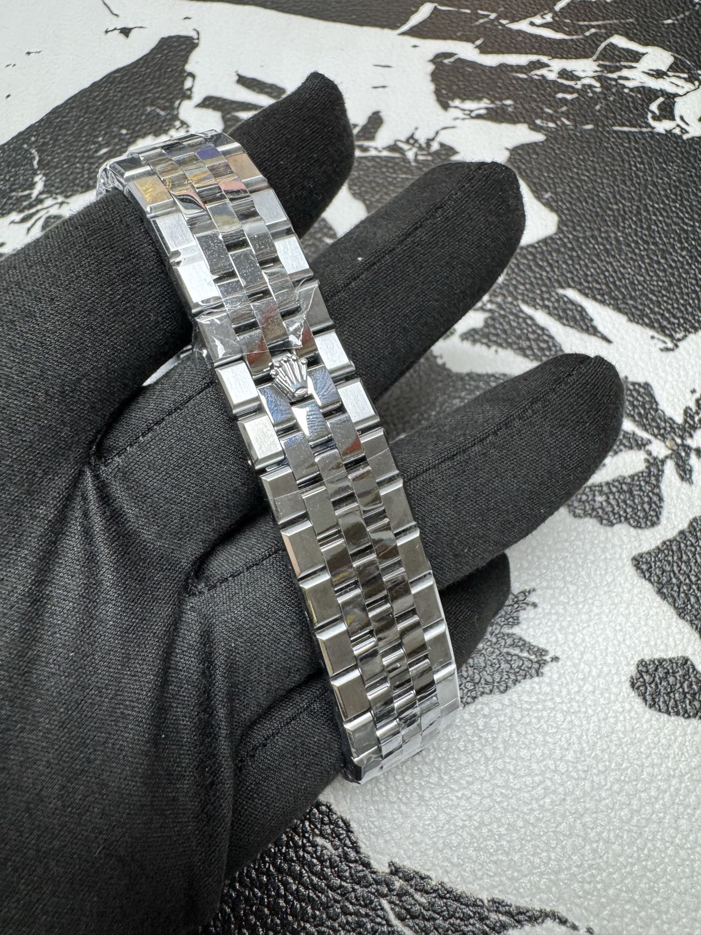 Rolex Land-Dweller White Honeycomb Dial White Gold Bezel
