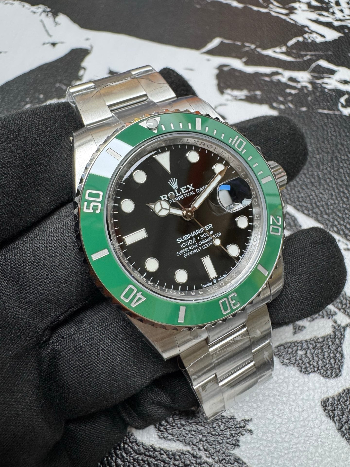 Rolex Submariner Date 126610LV Starbucks Green Bezel