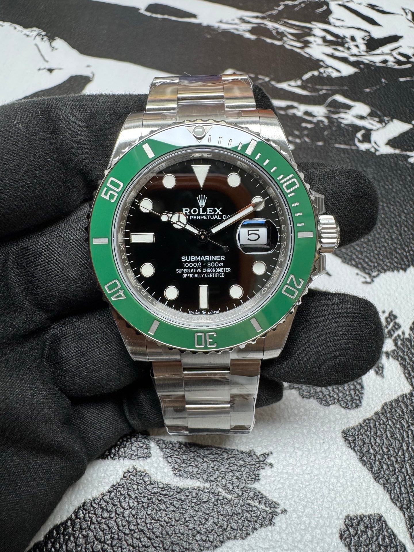 Rolex Submariner Date 126610LV Starbucks Green Bezel