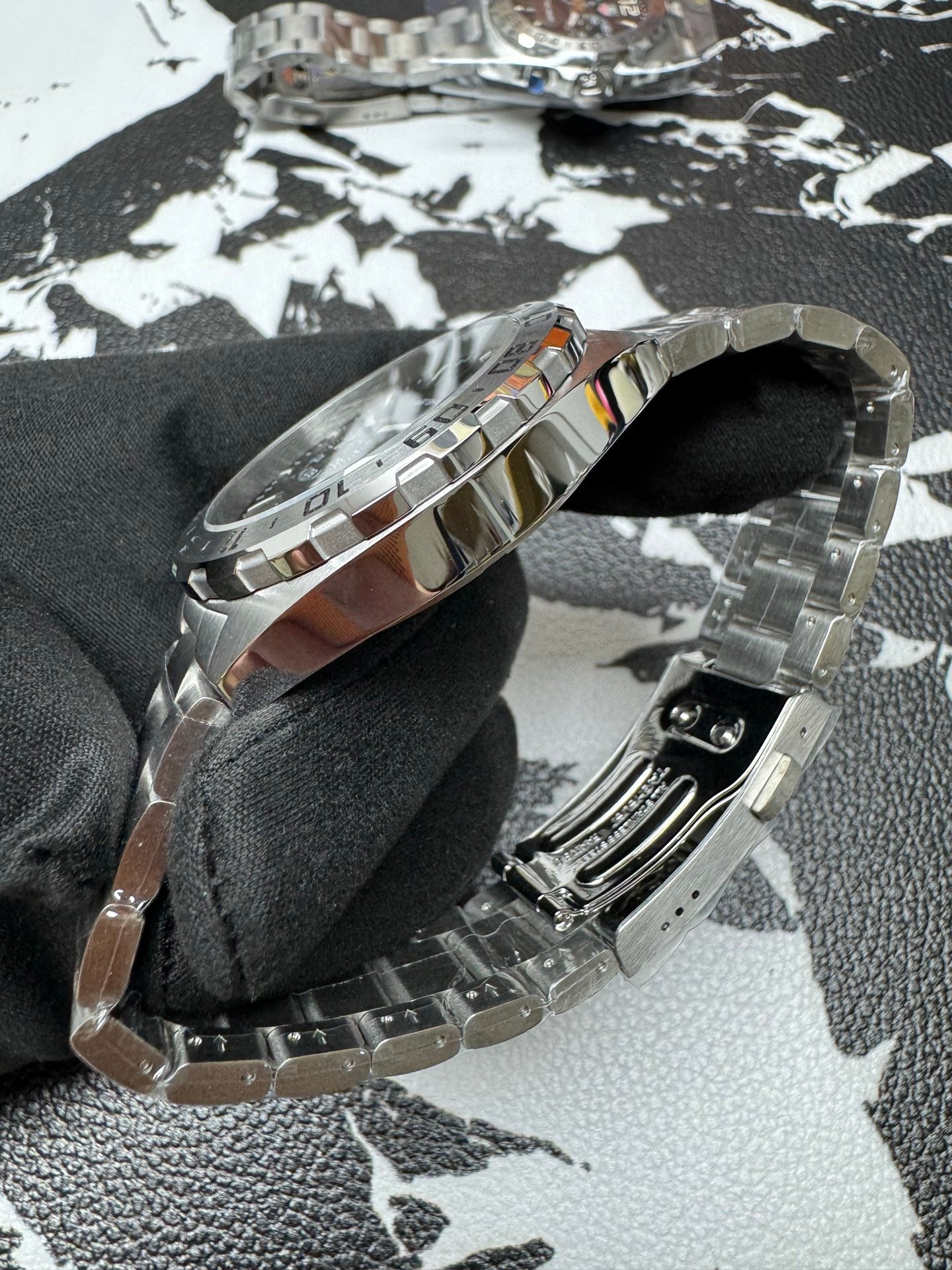 TAG Heuer Formula 1 WAZ111A.BA0875 Grande Date Watch
