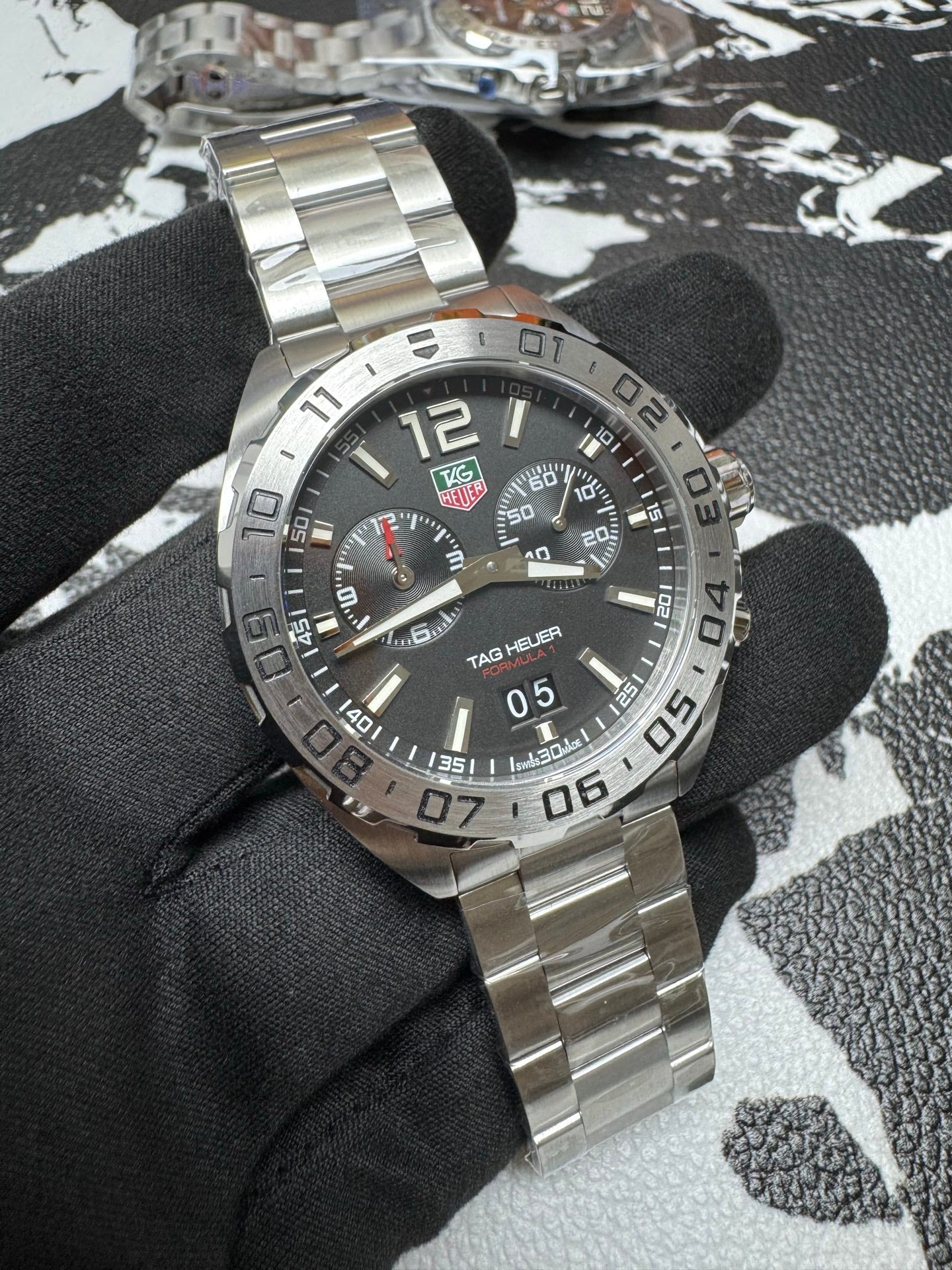 TAG Heuer Formula 1 WAZ111A.BA0875 Grande Date Watch