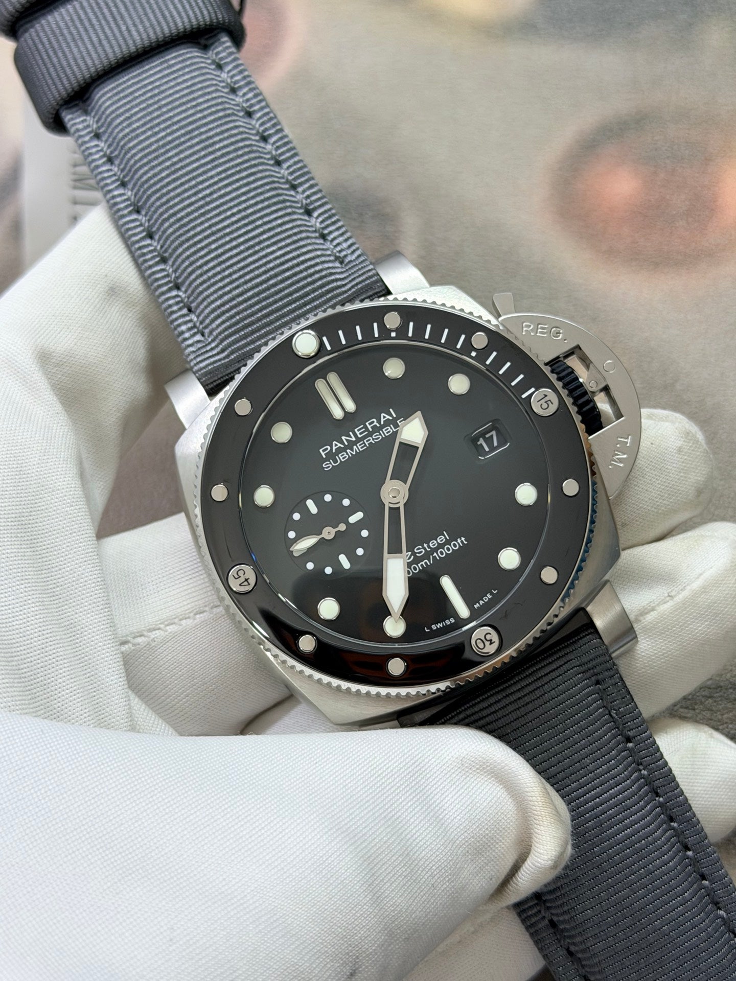 Panerai Submersible QuarantaQuattro Grigio Roccia Grey Dial Luxury Dive Watch