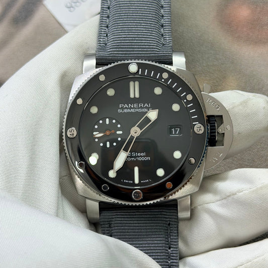 Panerai Submersible QuarantaQuattro Grigio Roccia Grey Dial Luxury Dive Watch