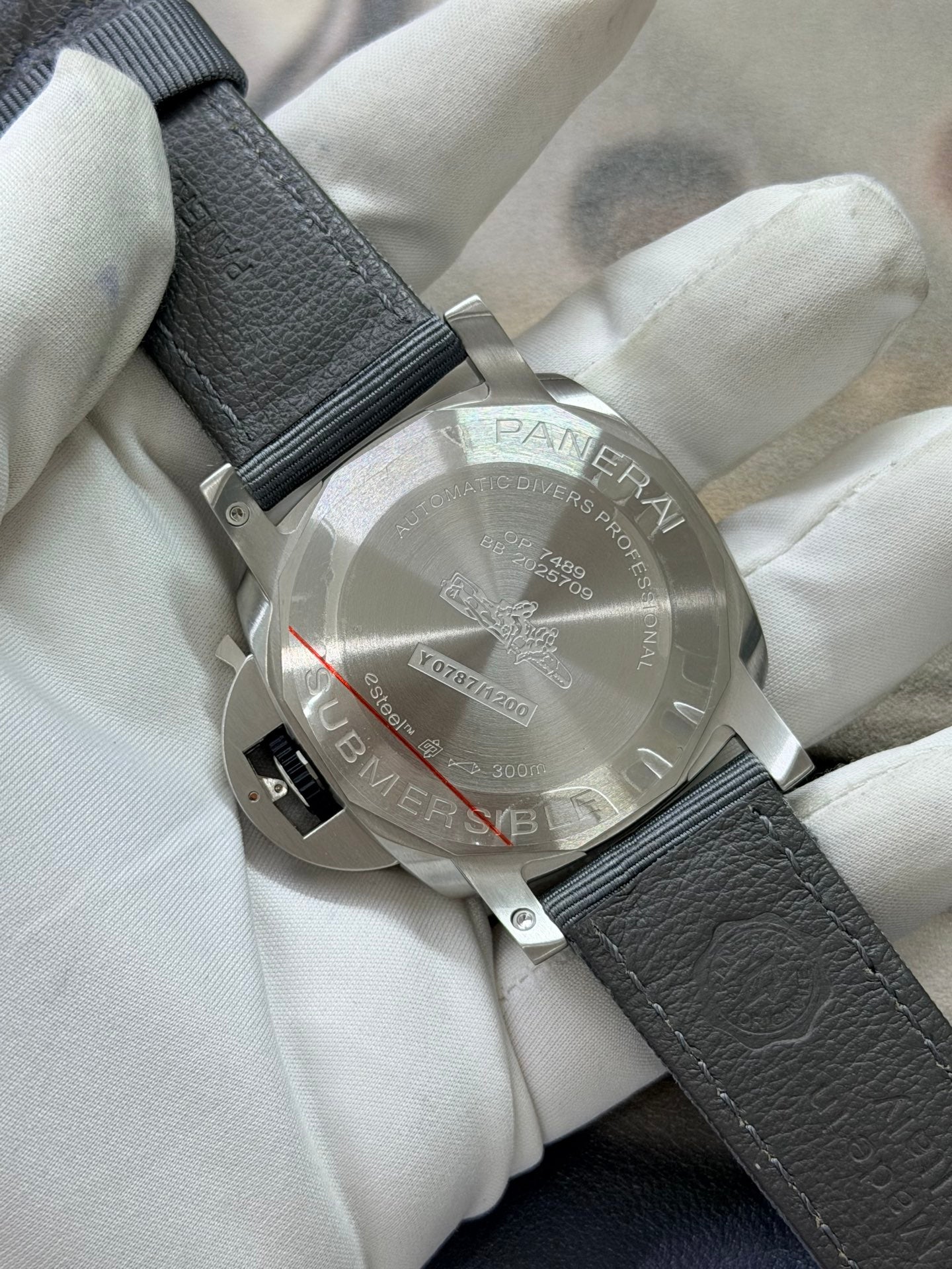 Panerai Submersible QuarantaQuattro Grigio Roccia Grey Dial Luxury Dive Watch