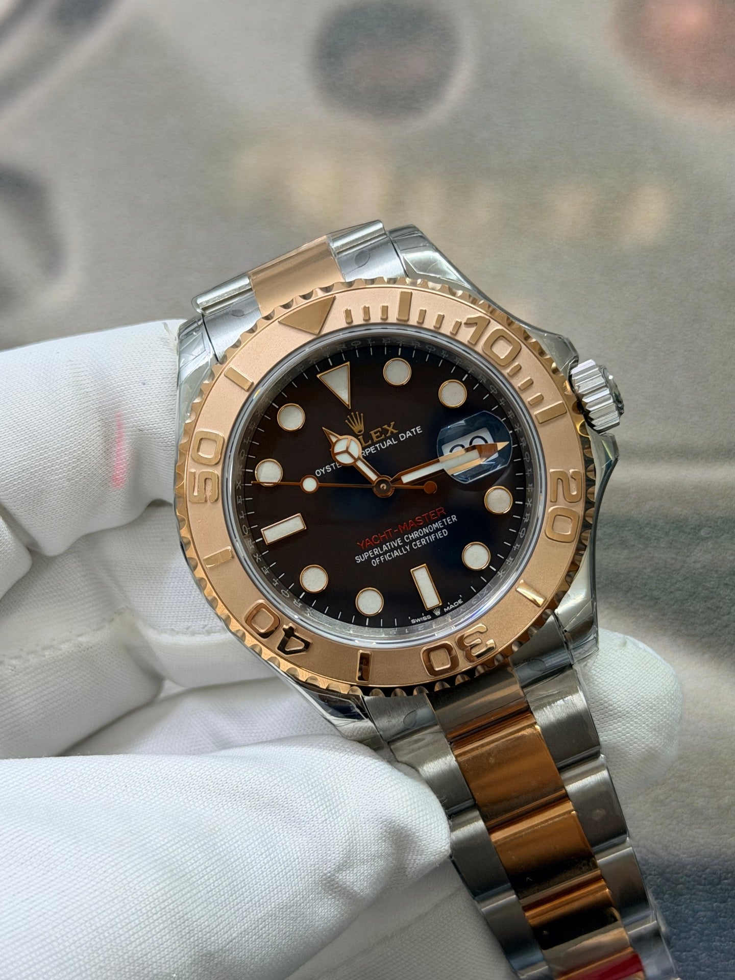 Rolex Yacht-Master 40 Oystersteel & Everose Gold with Black Dial