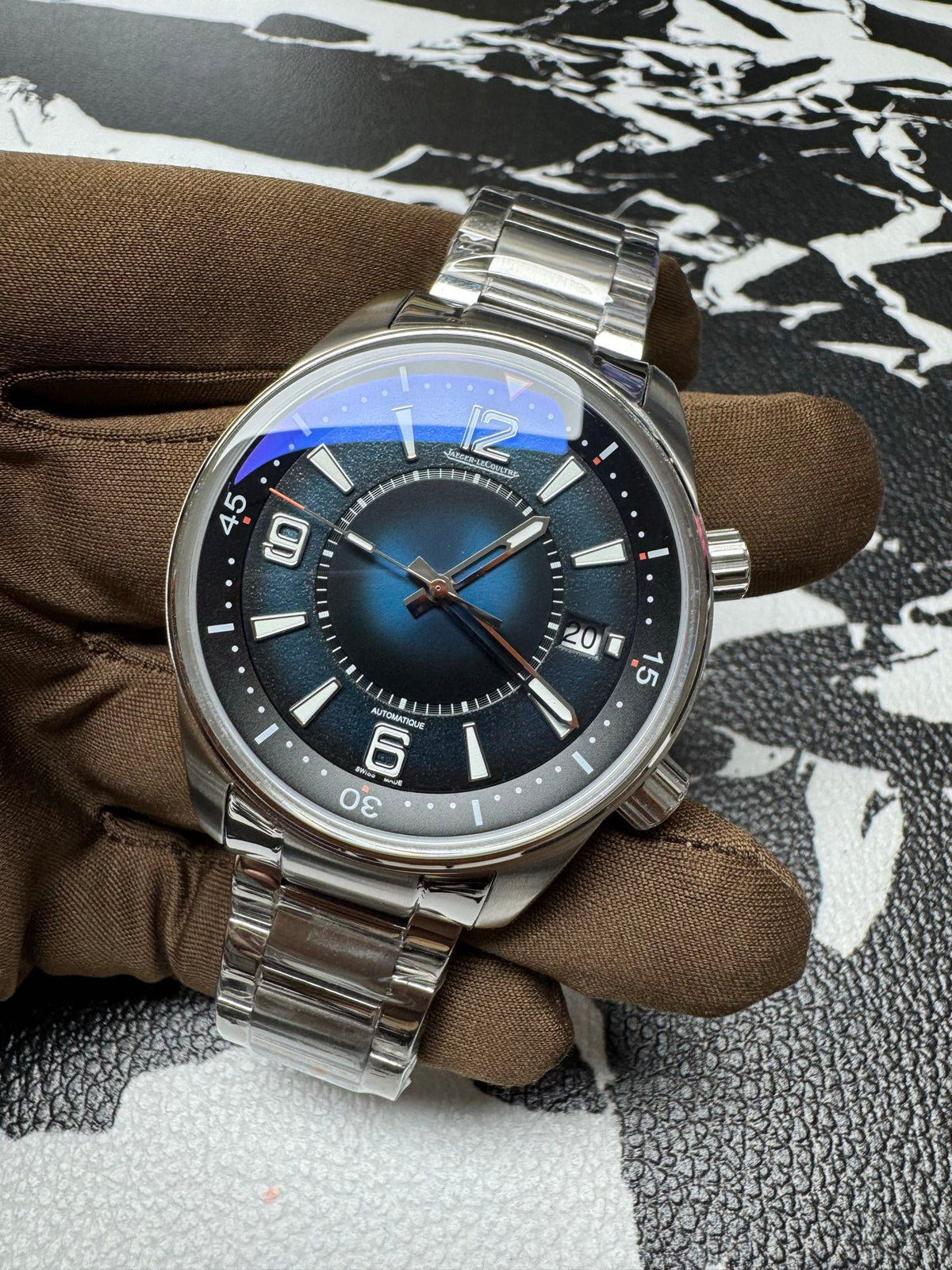 Jaeger-LeCoultre Polaris Mariner Date Stainless Steel Watch with Gradient Blue Dial