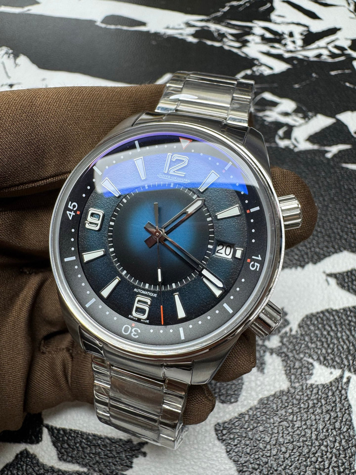 Jaeger-LeCoultre Polaris Mariner Date Stainless Steel Watch with Gradient Blue Dial